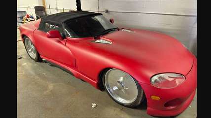 This Dodge Viper's Leopard Print V10 Is The Best Way To Make It Go Faster